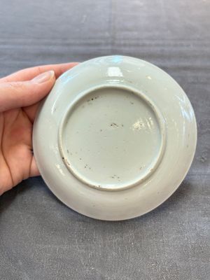 Six sets of Chinese famille rose cups and saucers, Yongzheng/Qianlong — photo 6