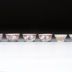 Six sets of Chinese famille rose cups and saucers, Yongzheng/Qianlong — photo 7