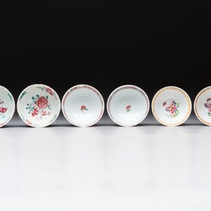 Six sets of Chinese famille rose cups and saucers, Yongzheng/Qianlong — photo 10