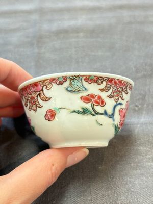 Six sets of Chinese famille rose cups and saucers, Yongzheng/Qianlong — 照片 14