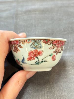 Six sets of Chinese famille rose cups and saucers, Yongzheng/Qianlong — 照片 16