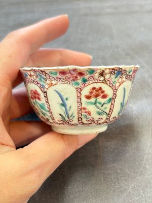 Six sets of Chinese famille rose cups and saucers, Yongzheng/Qianlong — 照片 31