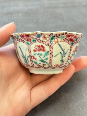 Six sets of Chinese famille rose cups and saucers, Yongzheng/Qianlong — 照片 32