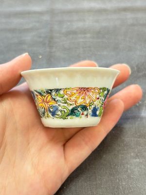 Six sets of Chinese famille rose cups and saucers, Yongzheng/Qianlong — 照片 38