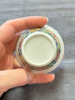 Six sets of Chinese famille rose cups and saucers, Yongzheng/Qianlong — 照片 42