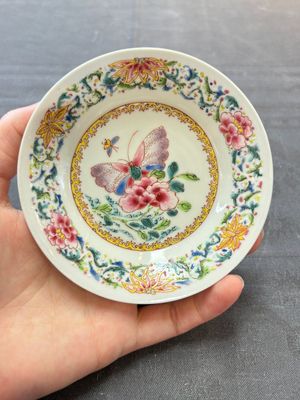 Six sets of Chinese famille rose cups and saucers, Yongzheng/Qianlong — 照片 9