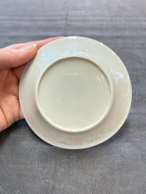 Six sets of Chinese famille rose cups and saucers, Yongzheng/Qianlong — 照片 10