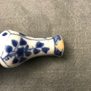 Six small Chinese blue and white vases, Kangxi — 照片 11