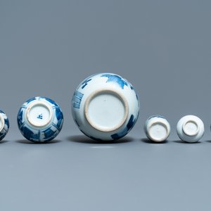Six small Chinese blue and white vases, Kangxi — 照片 7