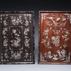 Six socles en bois sculpté et trois plateaux incrustés de nacre, Chine, 19/20ème — photo 2