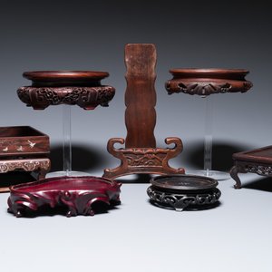 Six socles en bois sculpté et trois plateaux incrustés de nacre, Chine, 19/20ème — photo 7