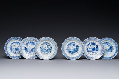 Six soucoupes en porcelaine de Chine en bleu et blanc à décor d'acupuncture, Kangxi