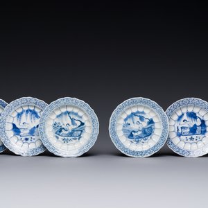 Six soucoupes en porcelaine de Chine en bleu et blanc à décor d'acupuncture, Kangxi — photo 1