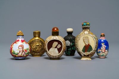 Six tabatières en émaux de Canton et Pékin, nacre et cuivre doré, Chine, 18/19ème
