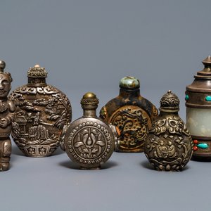 Six tabatières en jade et argent incrusté de corail et turquoise, Chine, 19/20ème — photo 1