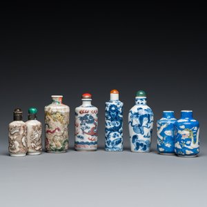 Six tabatières en porcelaine de Chine à décor de dragons et de lions bouddhistes, 19/20ème — photo 1