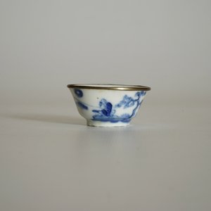 Six tasses à vin en porcelaine de Chine "Bleu de Hue" pour le marché vietnamien, 19ème — photo 9