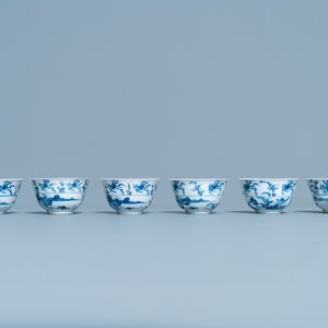 Six tasses et huit soucoupes en porcelaine de Chine en bleu et blanc, Kangxi — photo 5