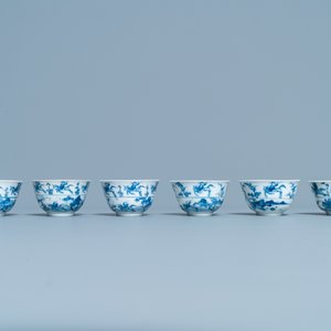 Six tasses et huit soucoupes en porcelaine de Chine en bleu et blanc, Kangxi — photo 7