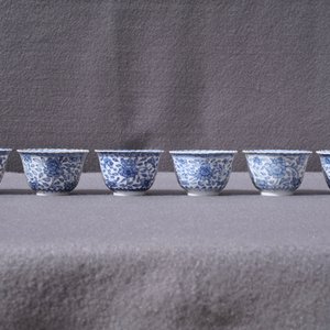 Six tasses et soucoupes en porcelaine de Chine bleu et blanc, Kangxi — photo 5