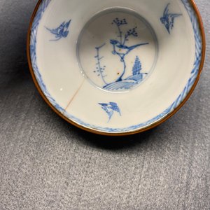 Six tasses et soucoupes en porcelaine de Chine en bleu, blanc et rouge de fer, Kangxi — photo 29