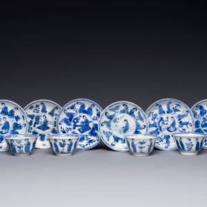 Six tasses et soucoupes en porcelaine de Chine en bleu et blanc à décor des 'Longues Dames', diverses marques, Kangxi — photo 1