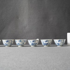 Six tasses et soucoupes en porcelaine de Chine en bleu et blanc, Kangxi — photo 22