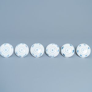 Six tasses et soucoupes en porcelaine de Chine en bleu et blanc, Kangxi — photo 3