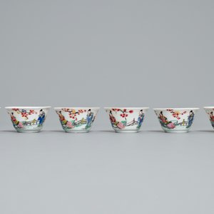Six tasses et soucoupes en porcelaine de Chine famille rose, Yongzheng — photo 4