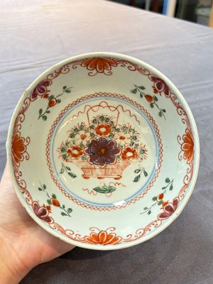 Six varied Chinese European-decorated wares, Kangxi/Qianlong — foto 28