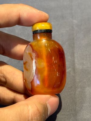 Six various Chinese agate, jade and glass snuff bottles, 19/20th C. — photo 20