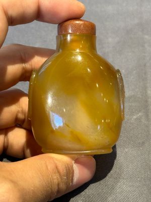 Six various Chinese agate, jade and glass snuff bottles, 19/20th C. — photo 26