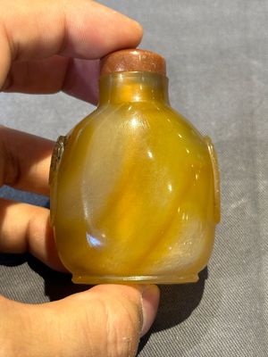 Six various Chinese agate, jade and glass snuff bottles, 19/20th C. — photo 28