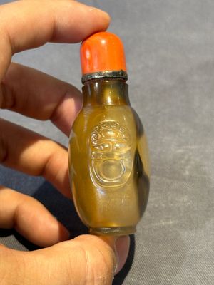 Six various Chinese agate, jade and glass snuff bottles, 19/20th C. — photo 5