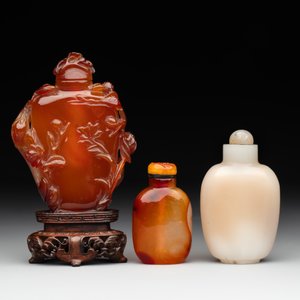 Six various Chinese agate, jade and glass snuff bottles, 19/20th C. — photo 3