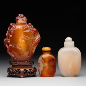 Six various Chinese agate, jade and glass snuff bottles, 19/20th C. — photo 5