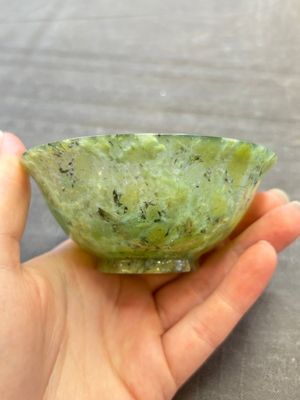 Six various Chinese agate, soapstone and serpentine wares, 19/20th C. — photo 11
