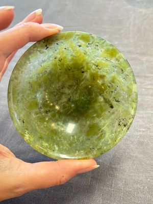 Six various Chinese agate, soapstone and serpentine wares, 19/20th C. — photo 12