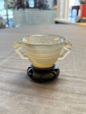 Six various Chinese agate, soapstone and serpentine wares, 19/20th C. — photo 14