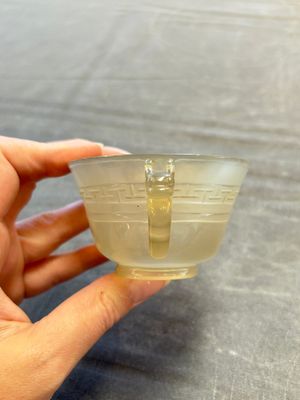Six various Chinese agate, soapstone and serpentine wares, 19/20th C. — photo 16
