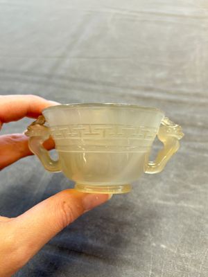 Six various Chinese agate, soapstone and serpentine wares, 19/20th C. — photo 17