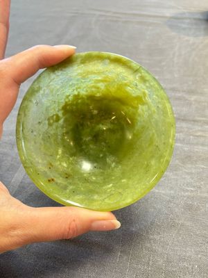Six various Chinese agate, soapstone and serpentine wares, 19/20th C. — photo 6