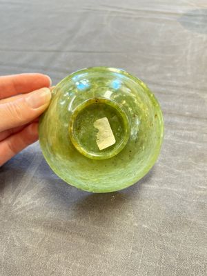 Six various Chinese agate, soapstone and serpentine wares, 19/20th C. — photo 7