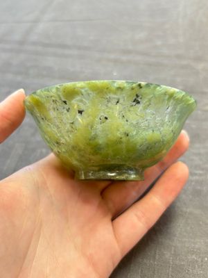 Six various Chinese agate, soapstone and serpentine wares, 19/20th C. — photo 8