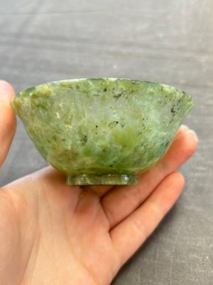 Six various Chinese agate, soapstone and serpentine wares, 19/20th C. — photo 10