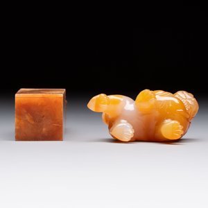 Six various Chinese agate, soapstone and serpentine wares, 19/20th C. — photo 21