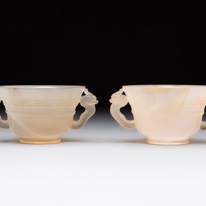 Six various Chinese agate, soapstone and serpentine wares, 19/20th C. — photo 10