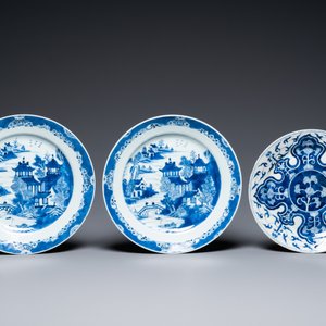 Six various Chinese blue and white, celadon and famille rose porcelain wares, 19/20th C. — photo 2