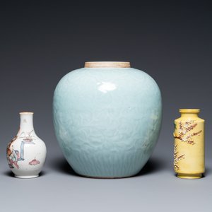 Six various Chinese blue and white, celadon and famille rose porcelain wares, 19/20th C. — photo 7