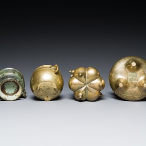 Six various Chinese bronze censers, 19/20th C. — photo 7